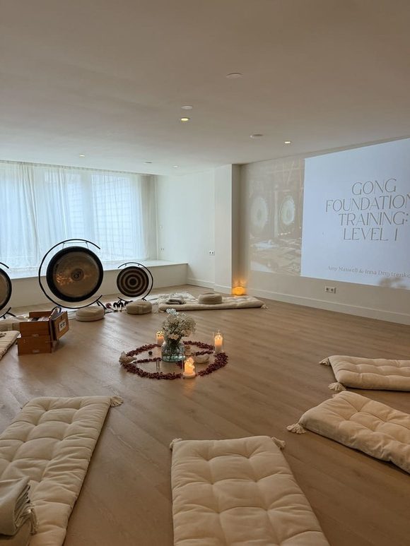 Inna Dmytrenko Sound Healing and Gong Bath Events Oracley Gong Training